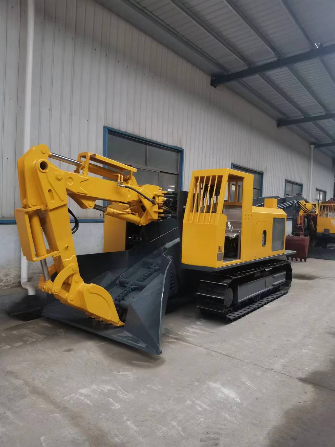 Shandong Hemei Heavy Industry: A leader in technological innovation of inclined shaft muck loaders, defining new industry standards for electric mining equipment.